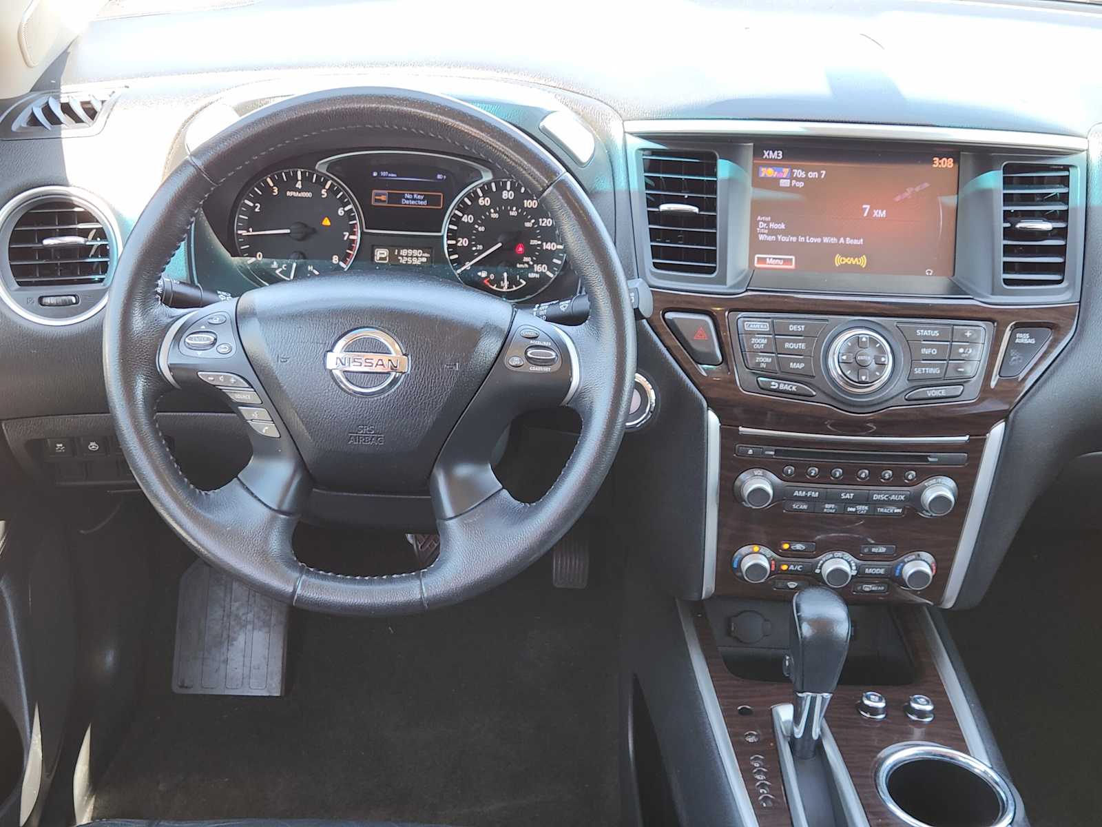 Thumbnail: 2014 Nissan Pathfinder - 16
