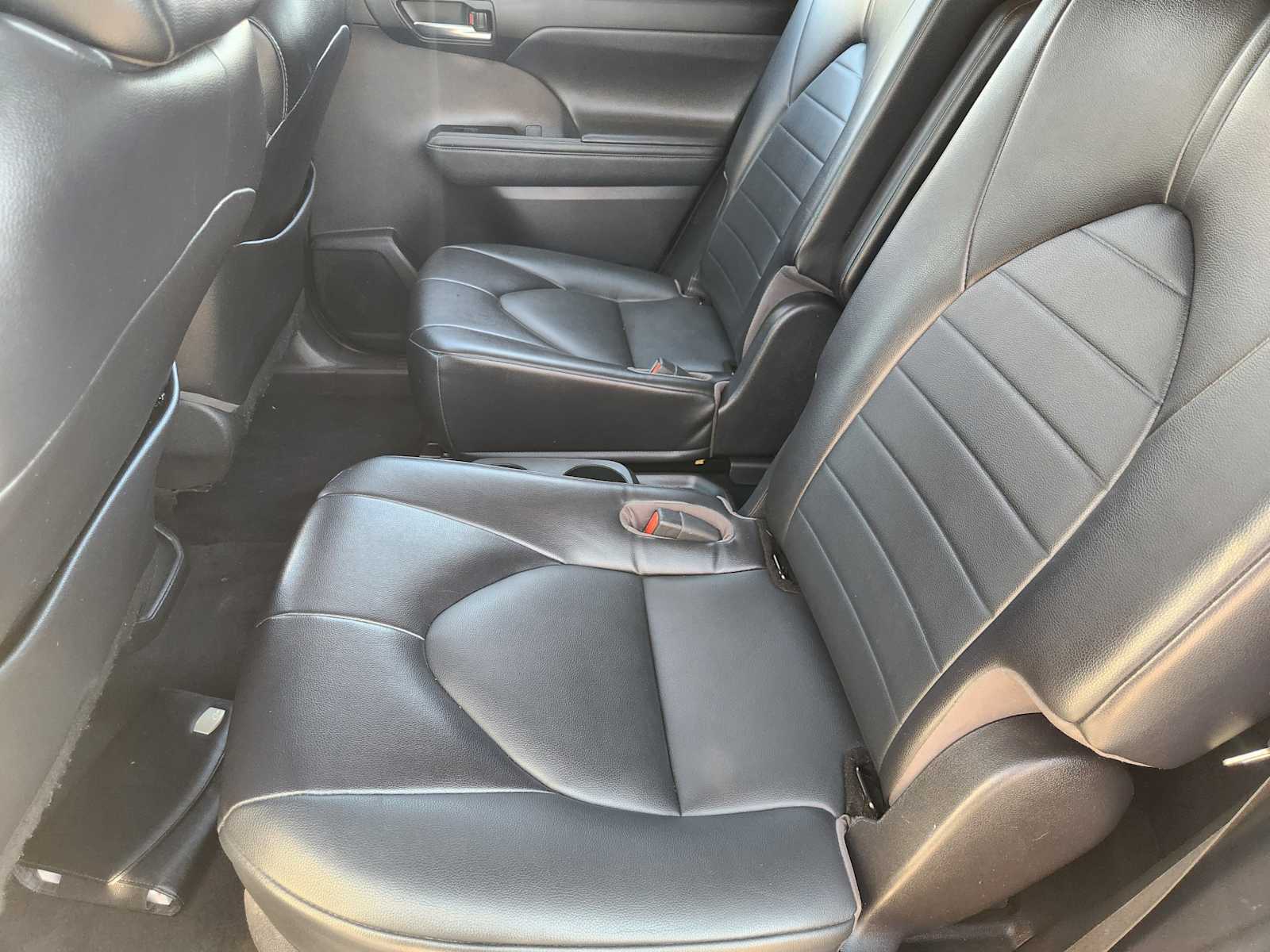 Thumbnail: 2022 Toyota Highlander - 13