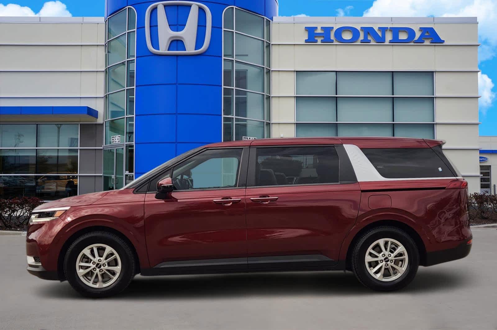 Thumbnail: 2024 Kia Carnival - 3