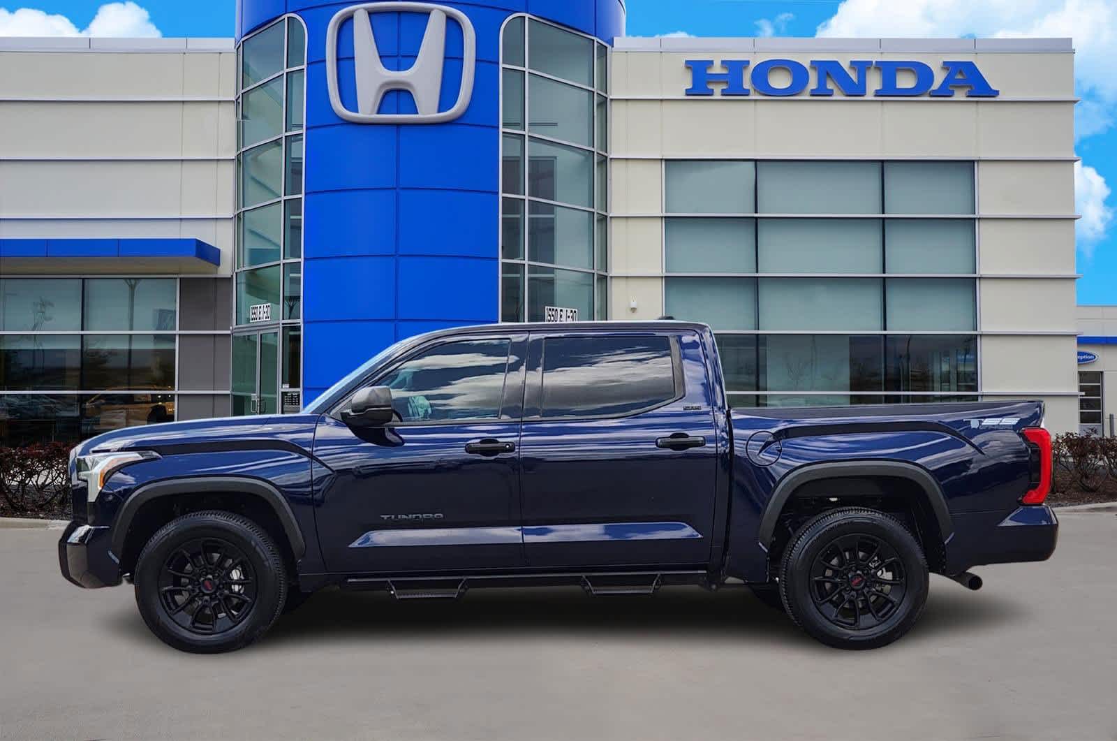 Thumbnail: 2022 Toyota Tundra - 3
