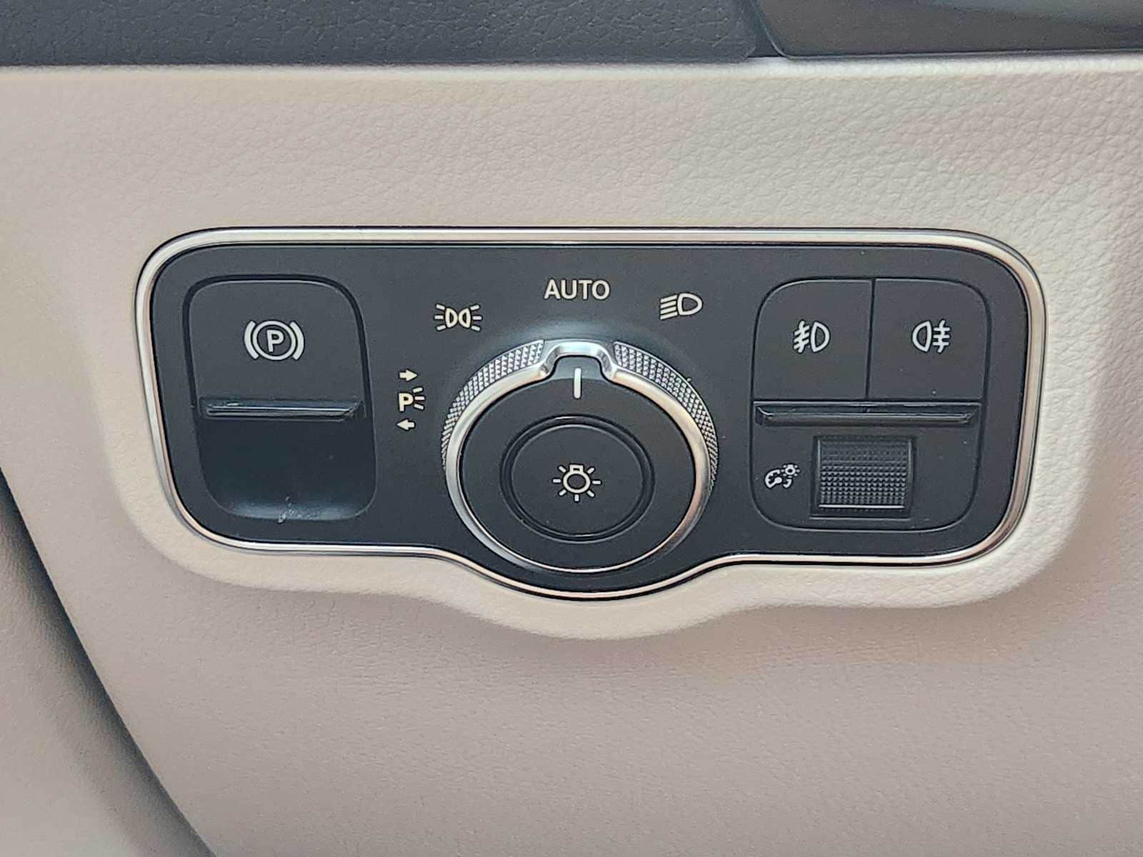 Thumbnail: 2021 Mercedes-Benz GLA - 27