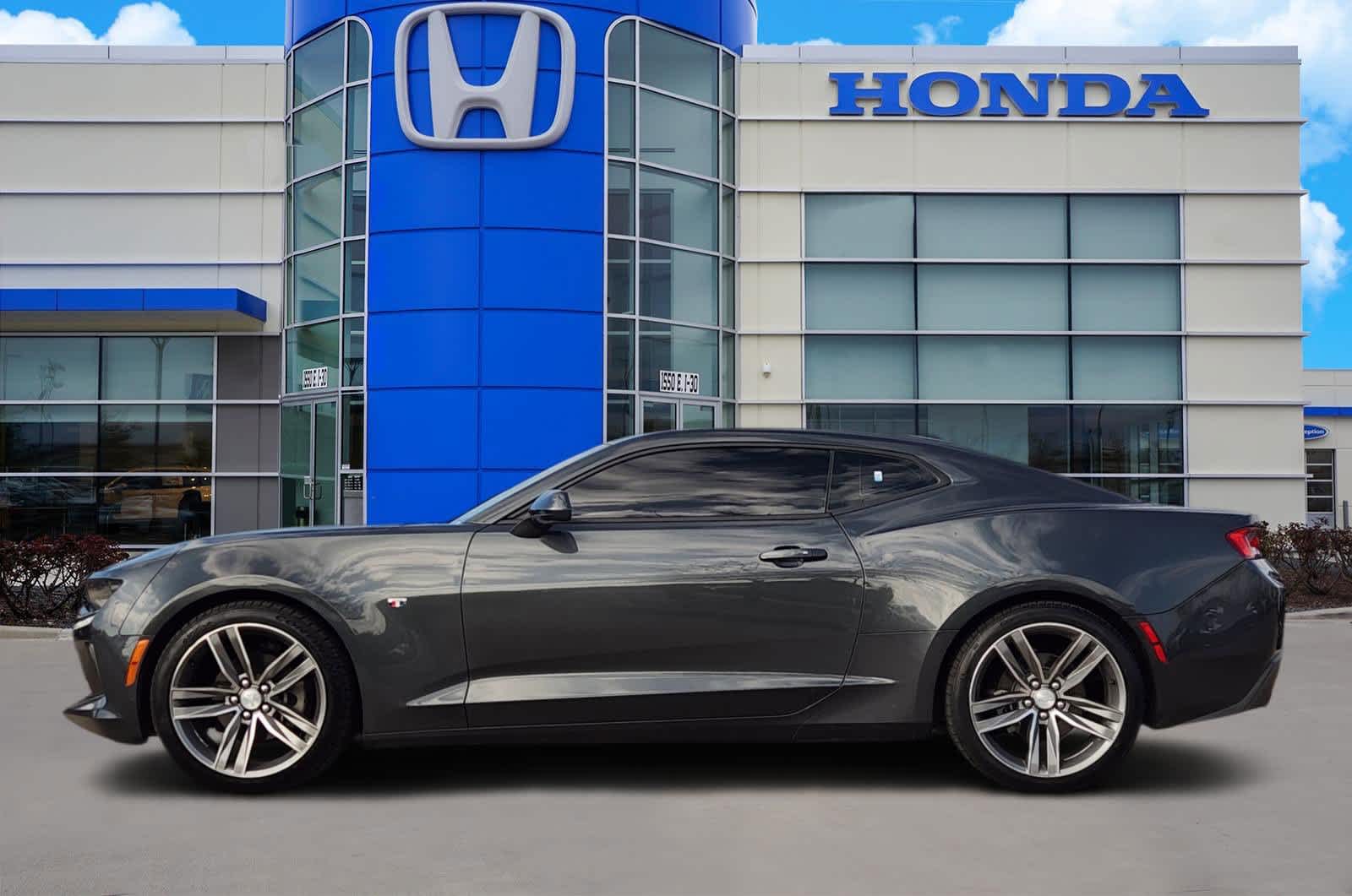 Thumbnail: 2016 Chevrolet Camaro - 3