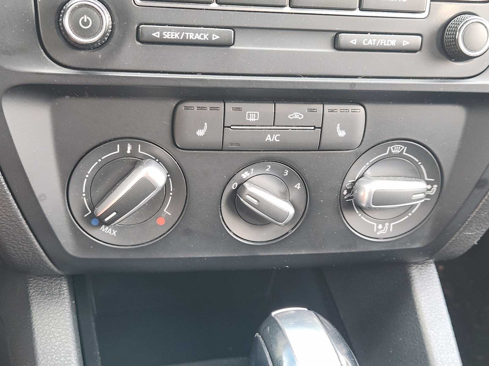 Thumbnail: 2015 Volkswagen Jetta - 26