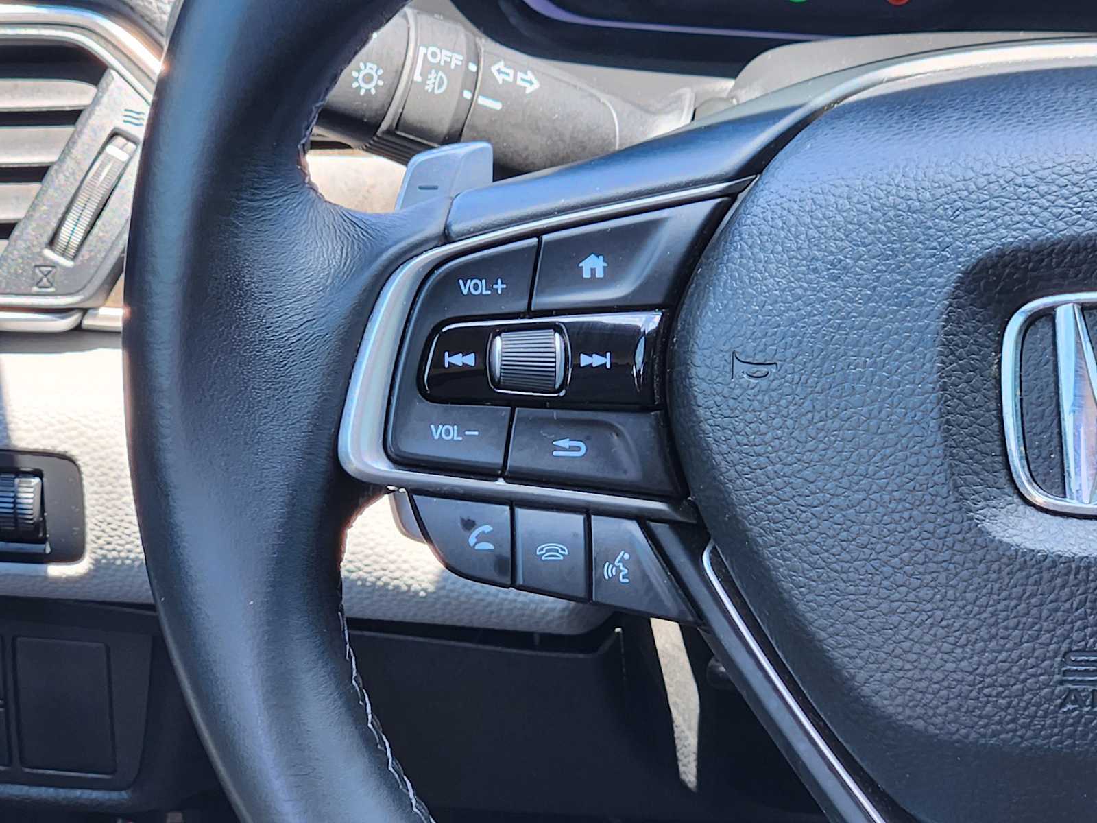 2019 Honda Accord Touring 32