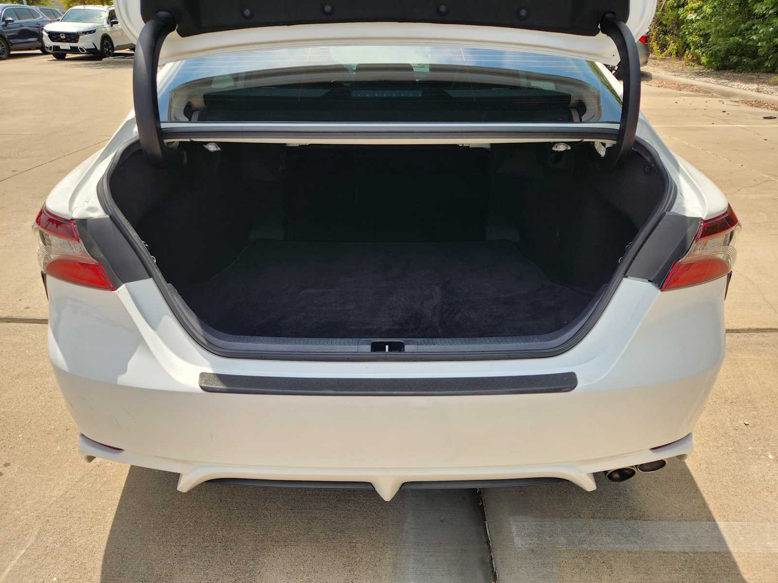 Thumbnail: 2022 Toyota Camry - 19
