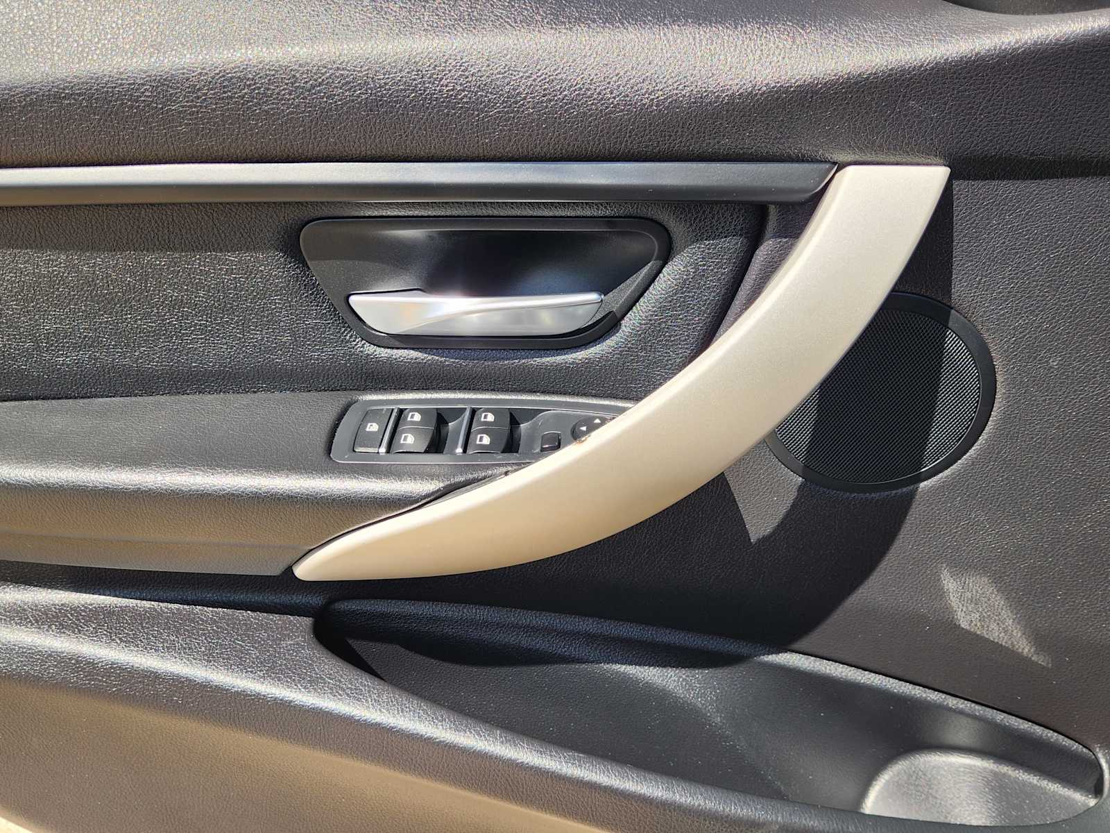 Thumbnail: 2017 BMW 3 Series - 29