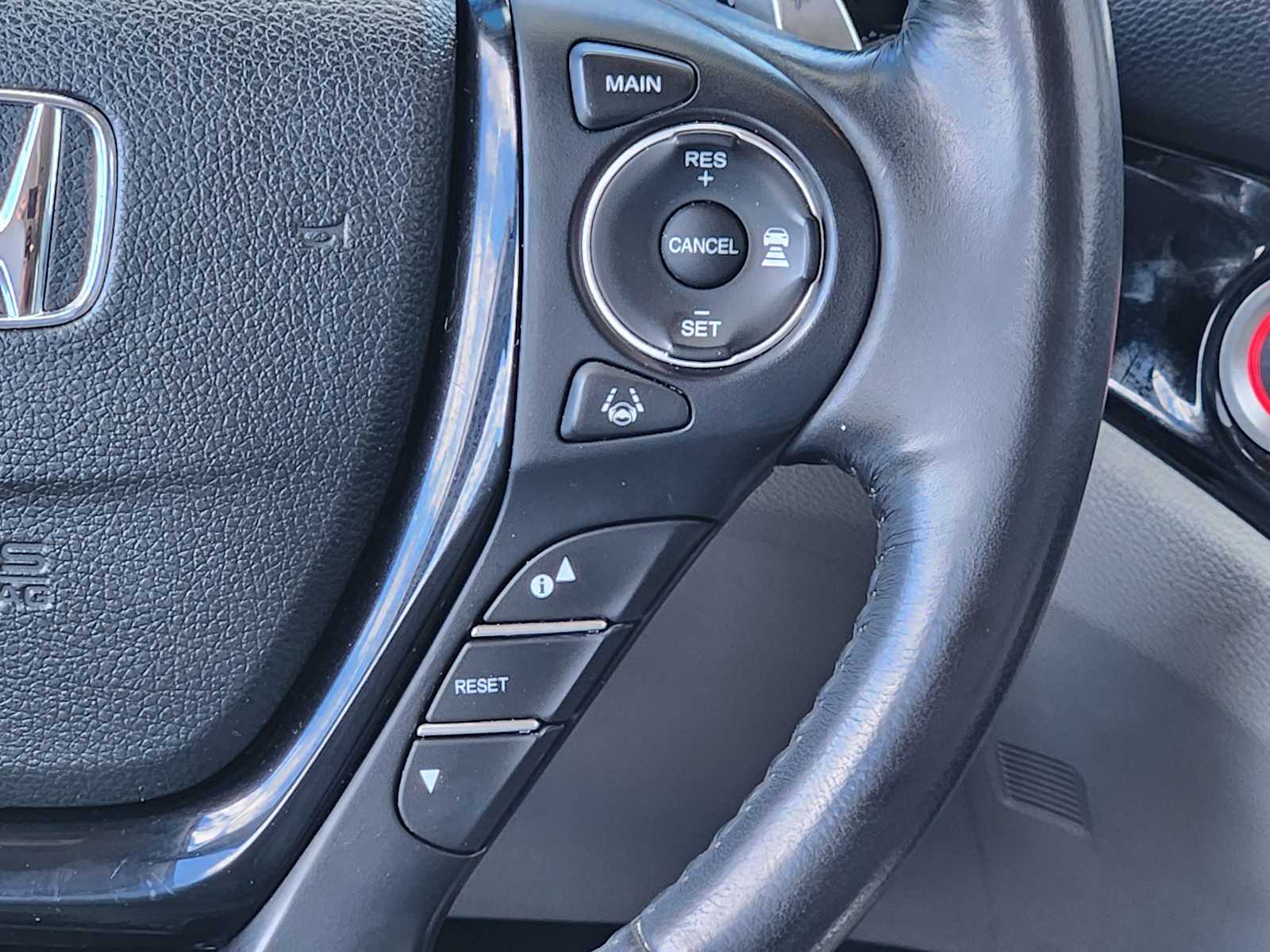 Thumbnail: 2018 Honda Pilot - 35