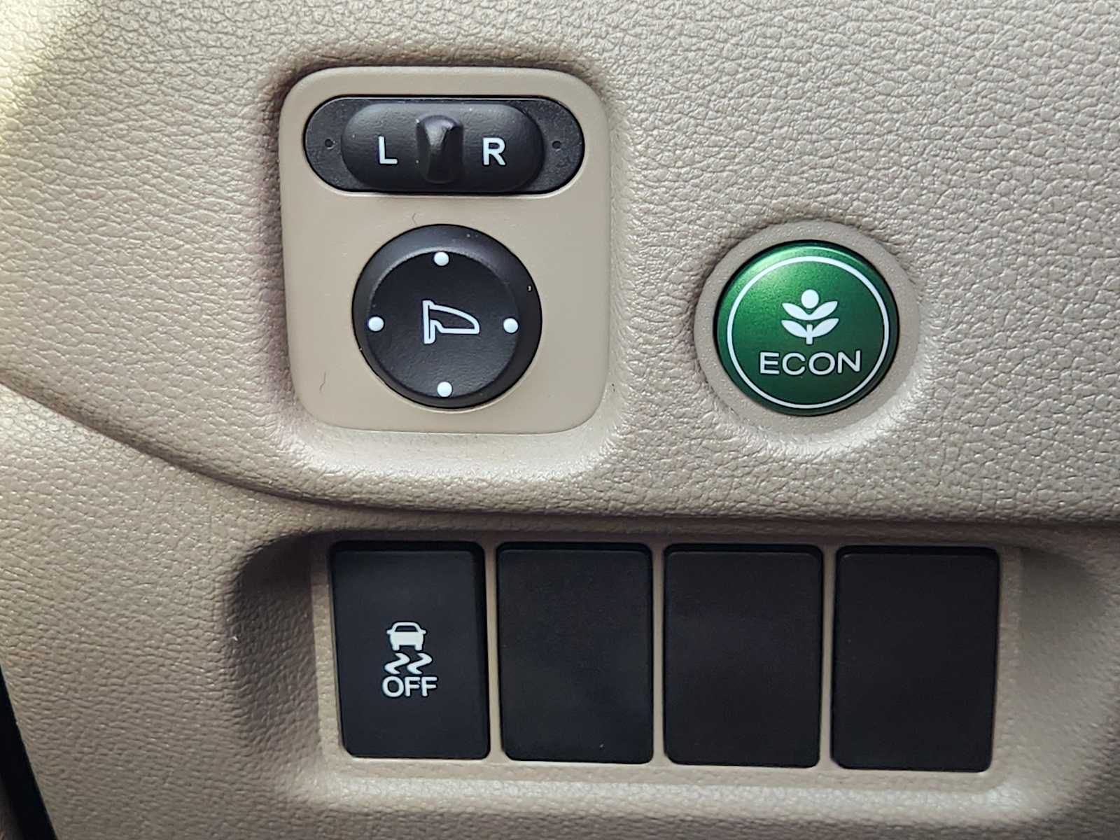 Thumbnail: 2016 Honda Pilot - 28