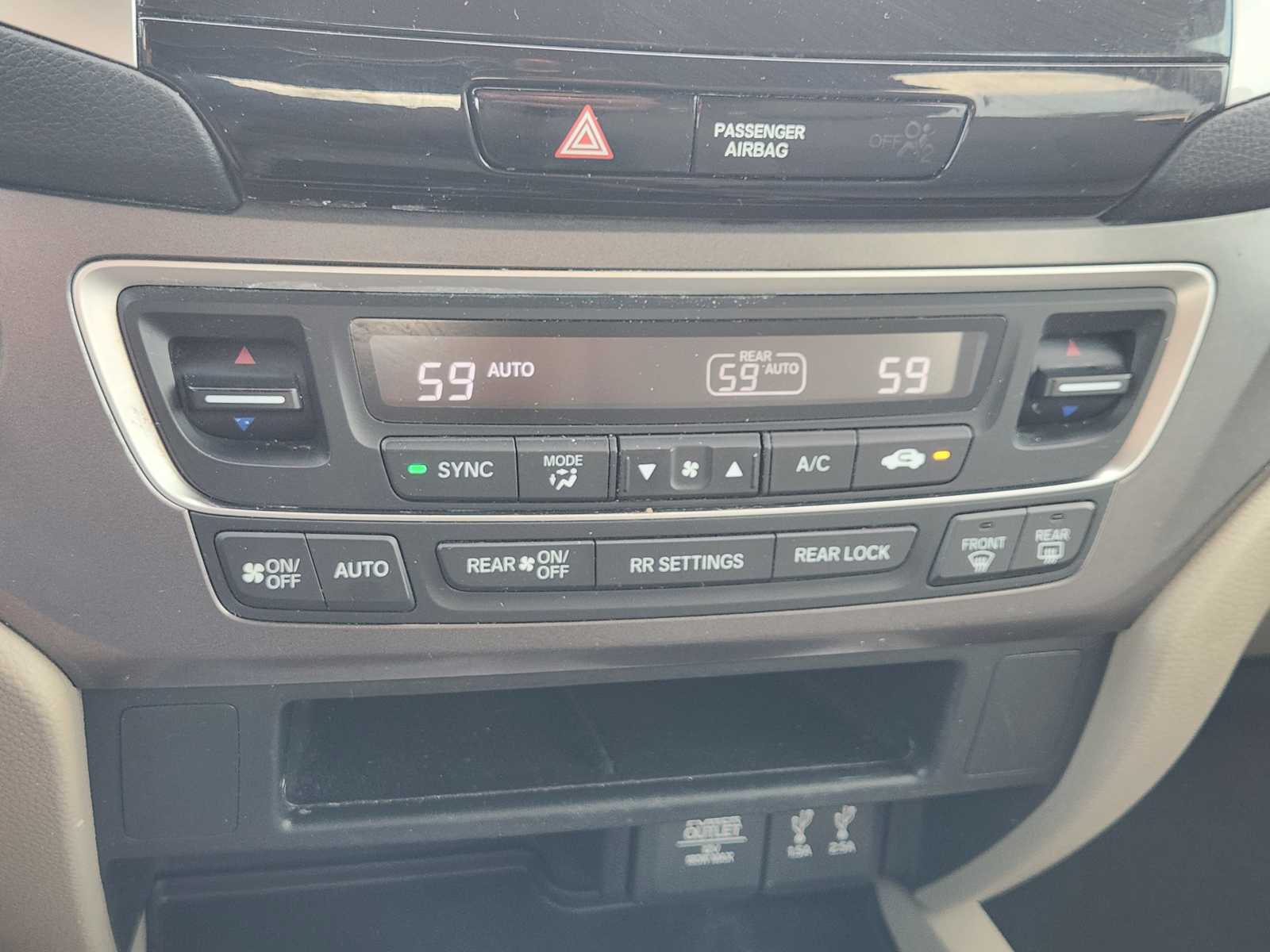 Thumbnail: 2016 Honda Pilot - 27