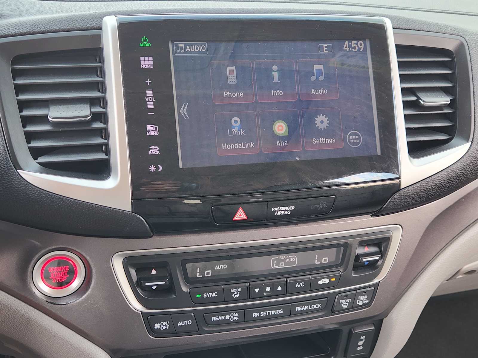 Thumbnail: 2016 Honda Pilot - 17