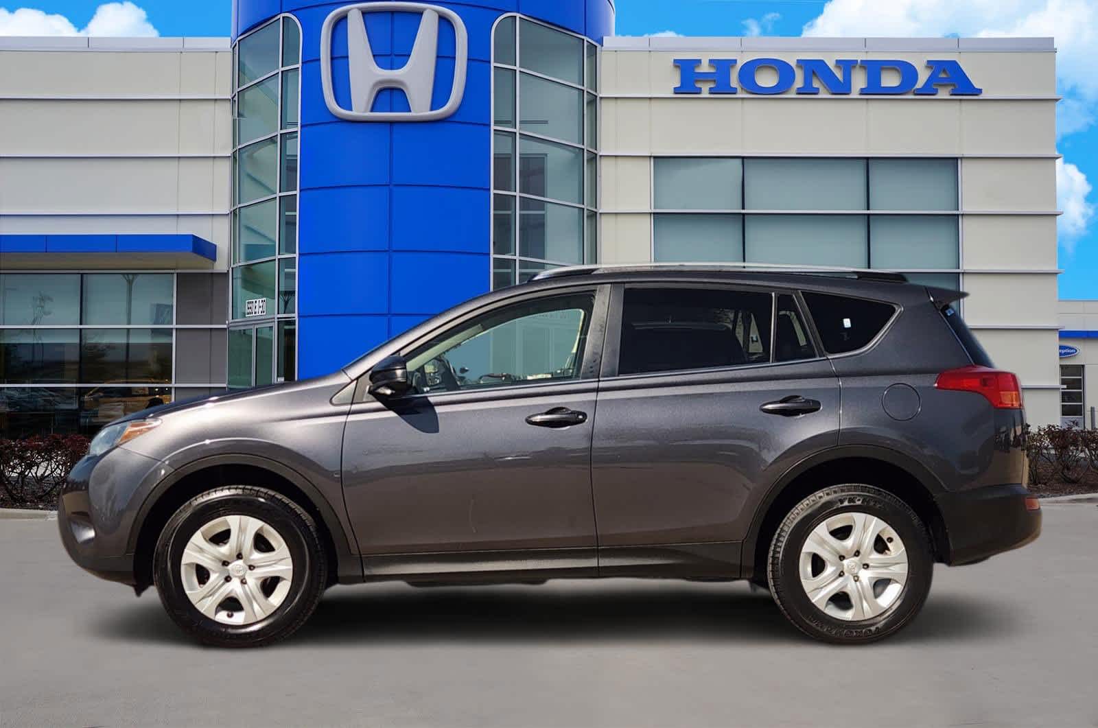 Thumbnail: 2015 Toyota RAV4 - 3