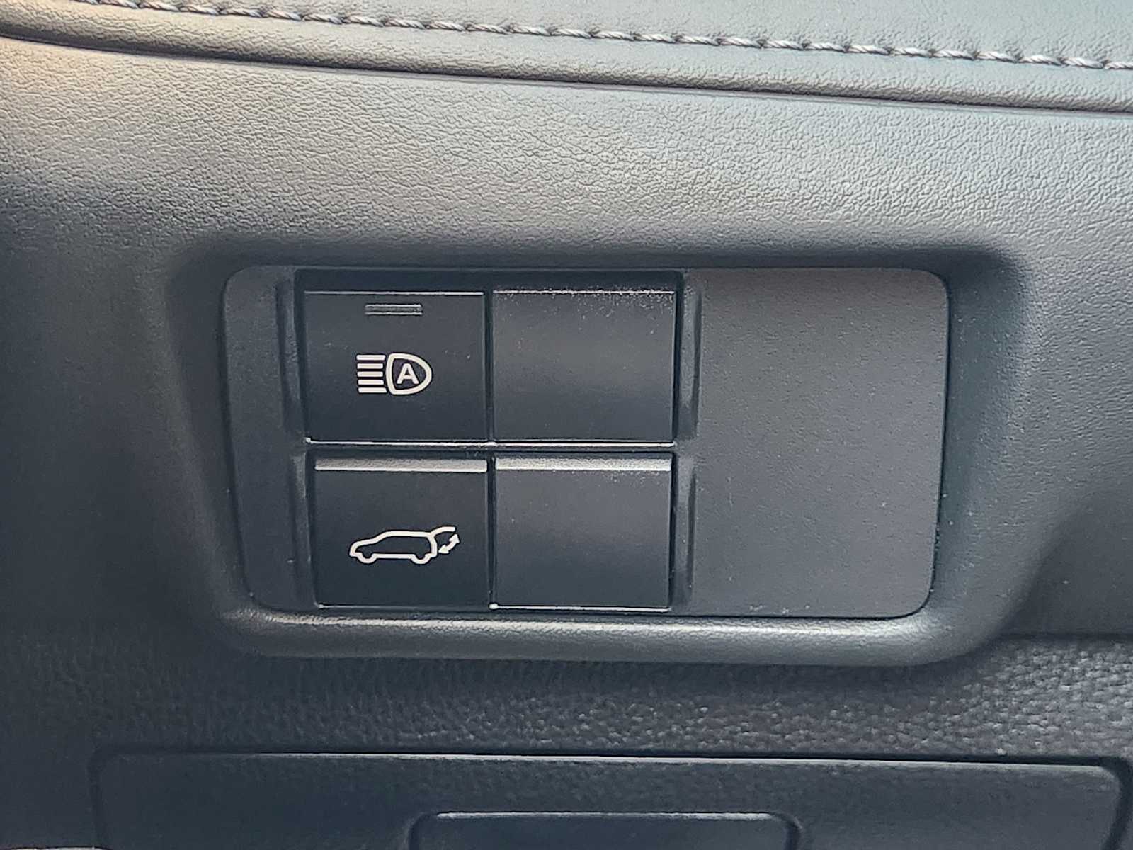 Thumbnail: 2022 Toyota Highlander - 28