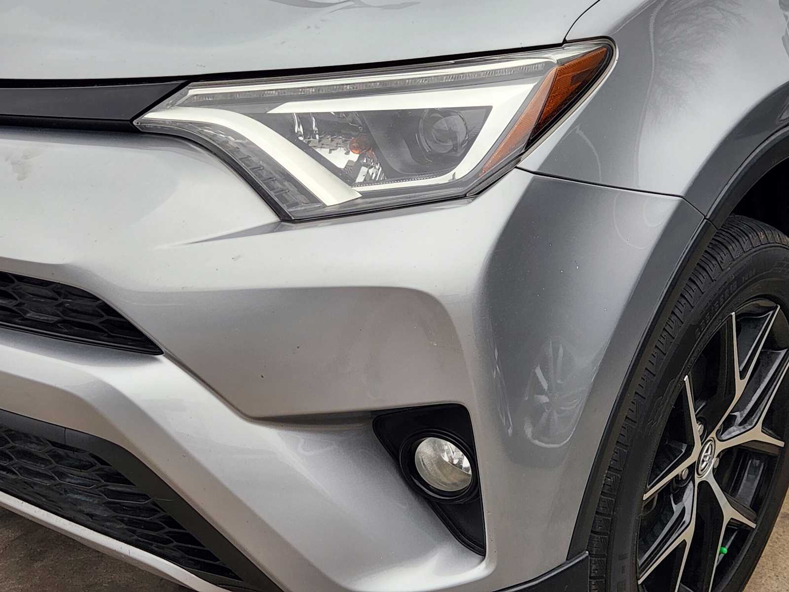 Thumbnail: 2018 Toyota RAV4 - 12