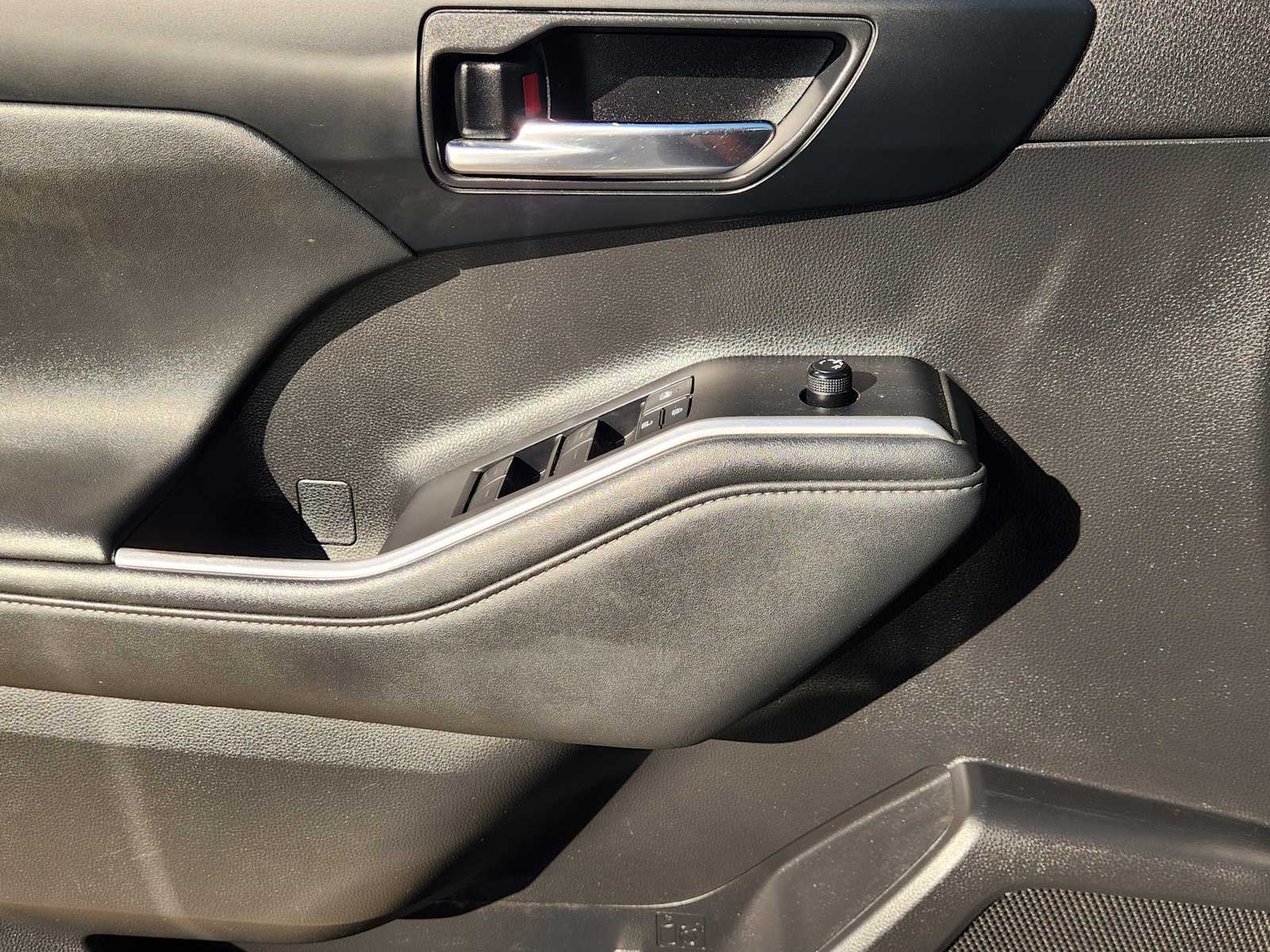 Thumbnail: 2022 Toyota Highlander - 30