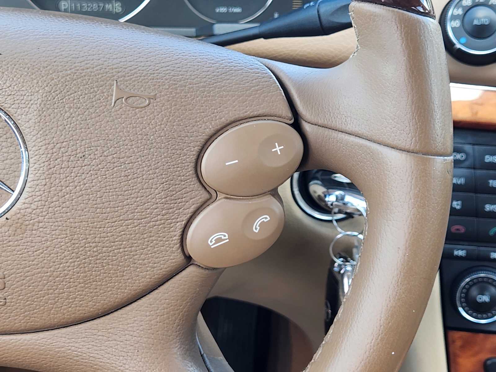 Thumbnail: 2009 Mercedes-Benz E-Class - 29