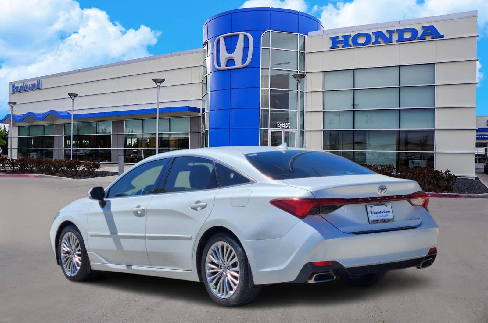 Thumbnail: 2020 Toyota Avalon - 4