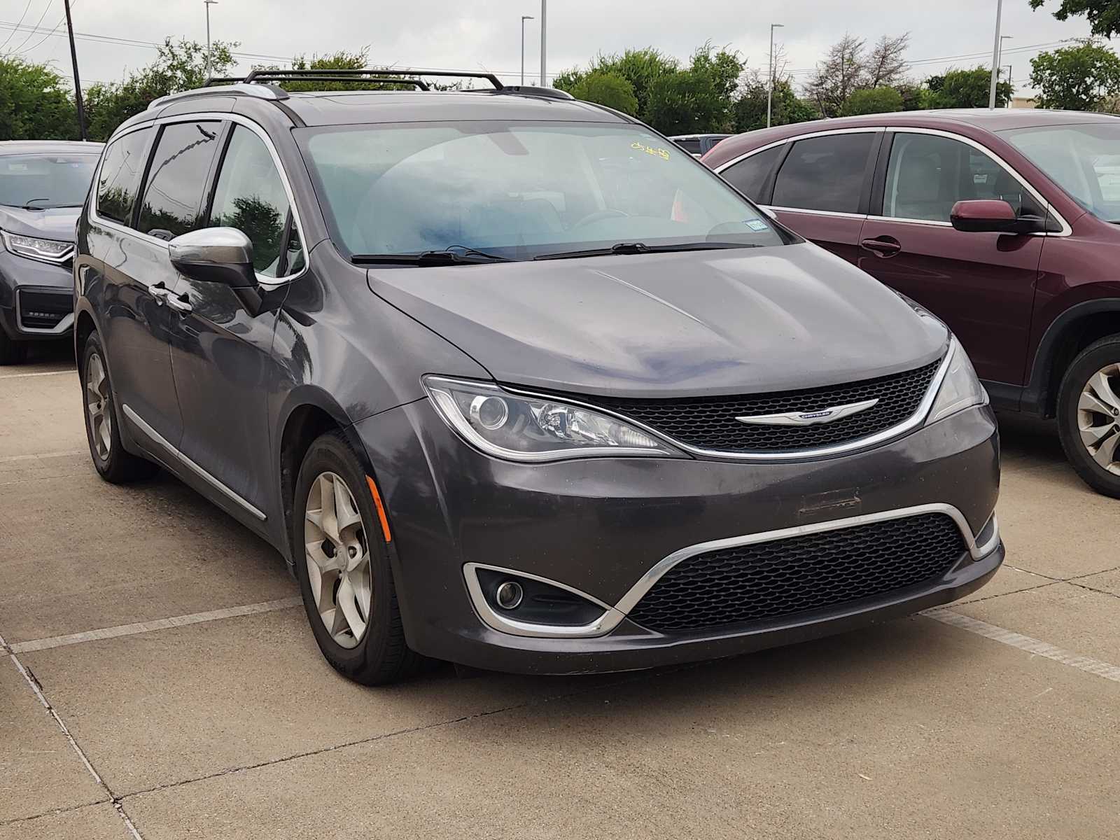 Thumbnail: 2020 Chrysler Pacifica - 3