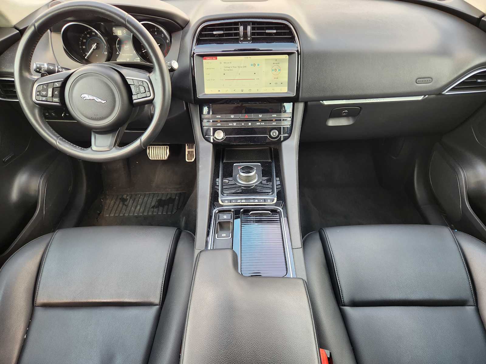 Thumbnail: 2019 Jaguar F-Pace - 10