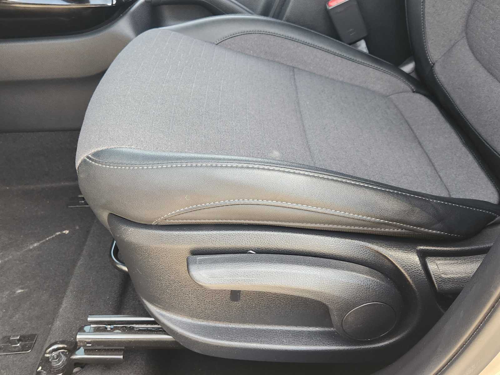 Thumbnail: 2023 Kia Seltos - 30