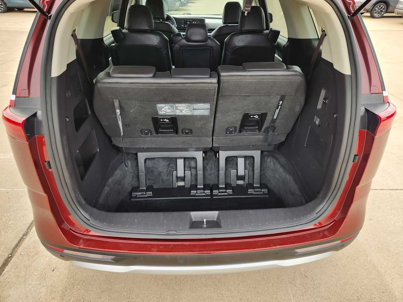 Thumbnail: 2024 Kia Carnival - 20