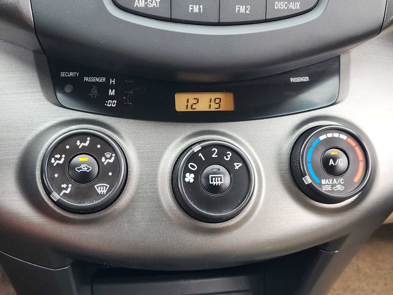 Thumbnail: 2011 Toyota RAV4 - 27