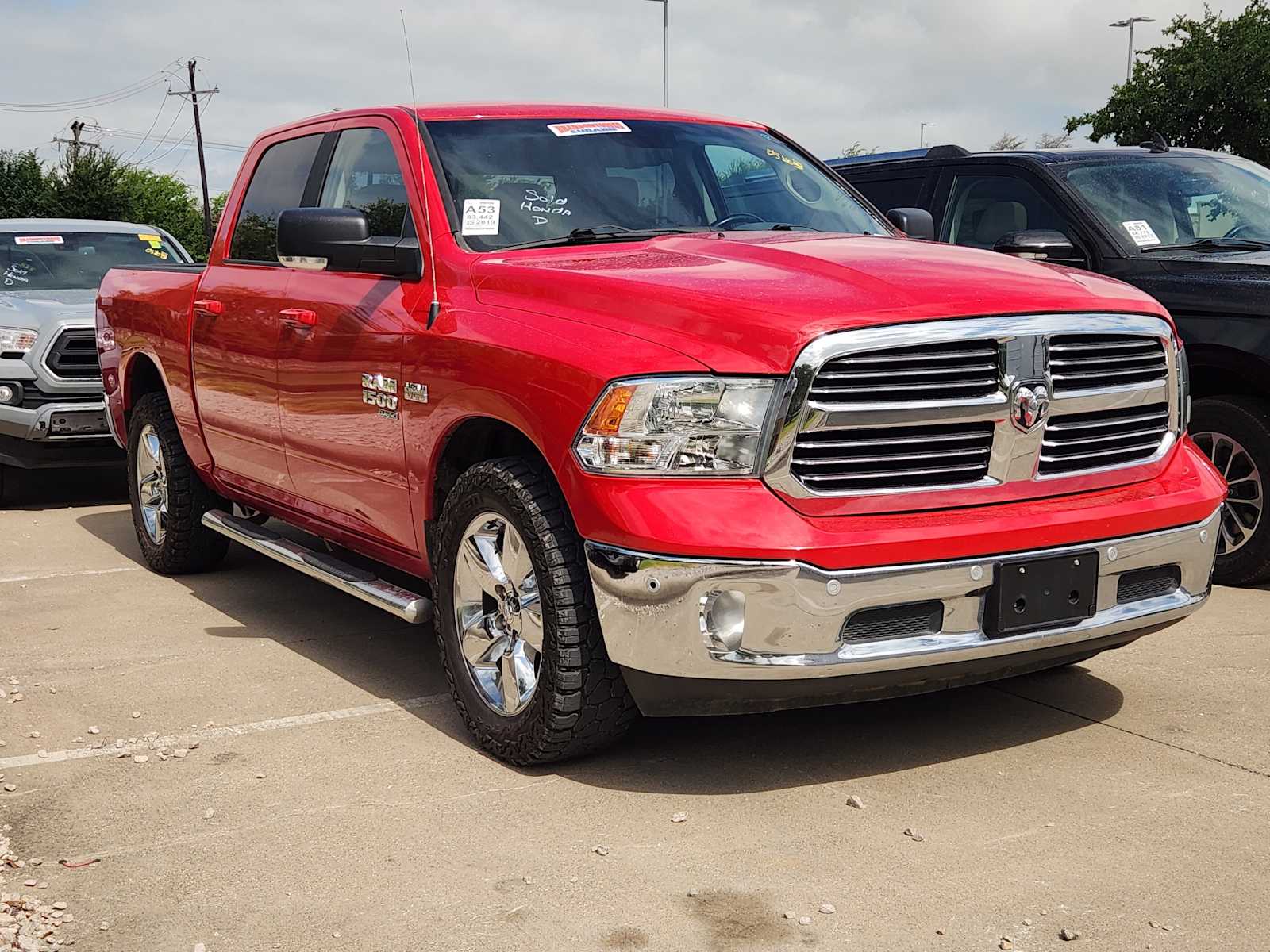 Thumbnail: 2019 RAM 1500 Classic - 3