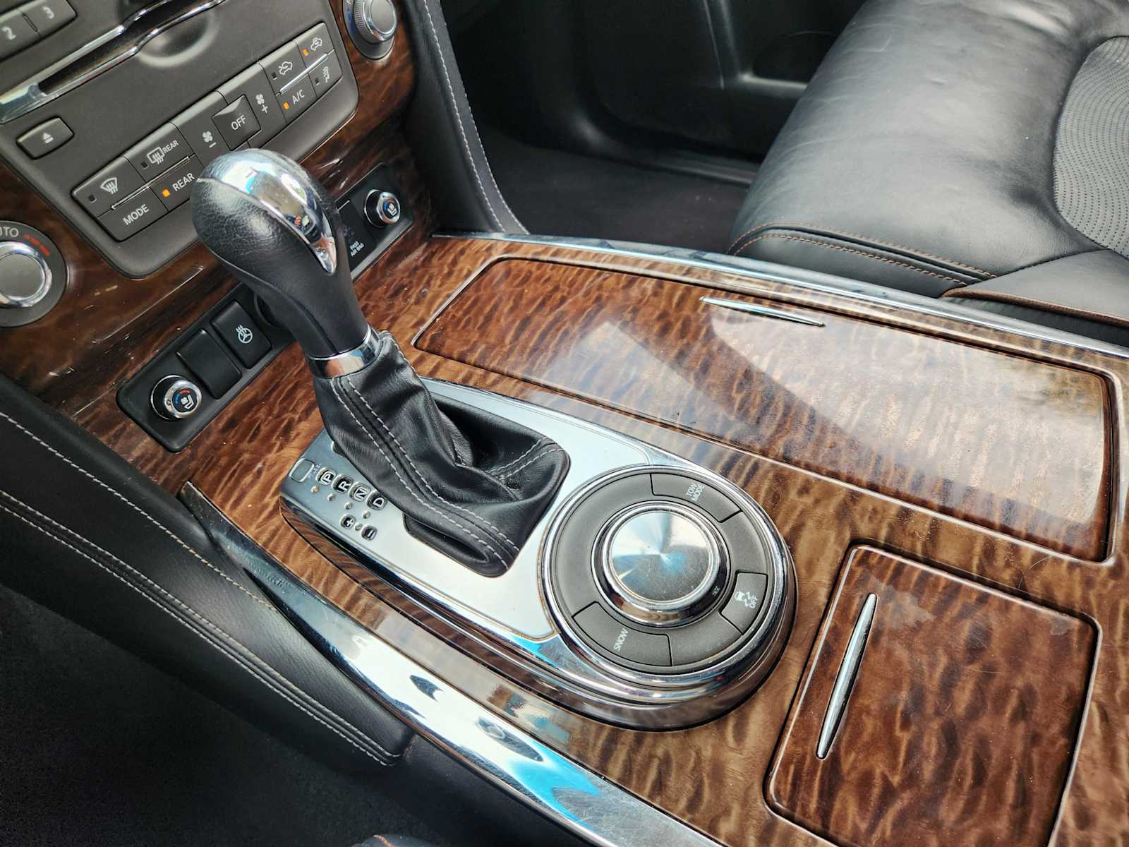 Thumbnail: 2017 Nissan Armada - 18