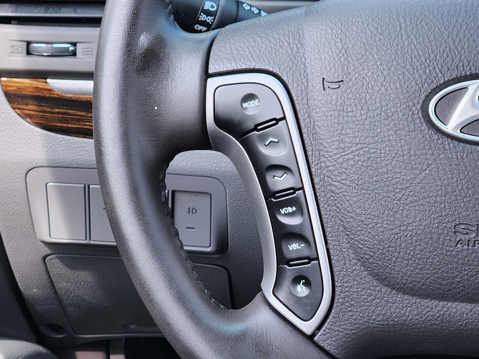 Thumbnail: 2010 Hyundai Santa Fe - 31