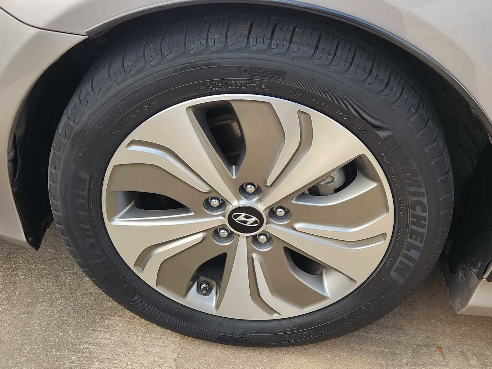 Thumbnail: 2013 Hyundai Sonata - 11