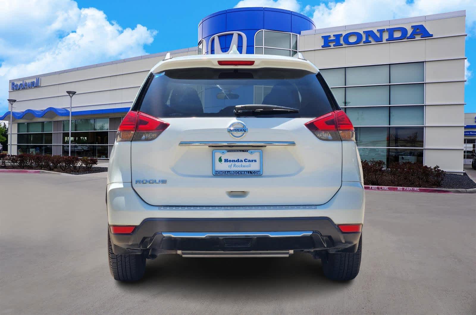 Thumbnail: 2017 Nissan Rogue - 5