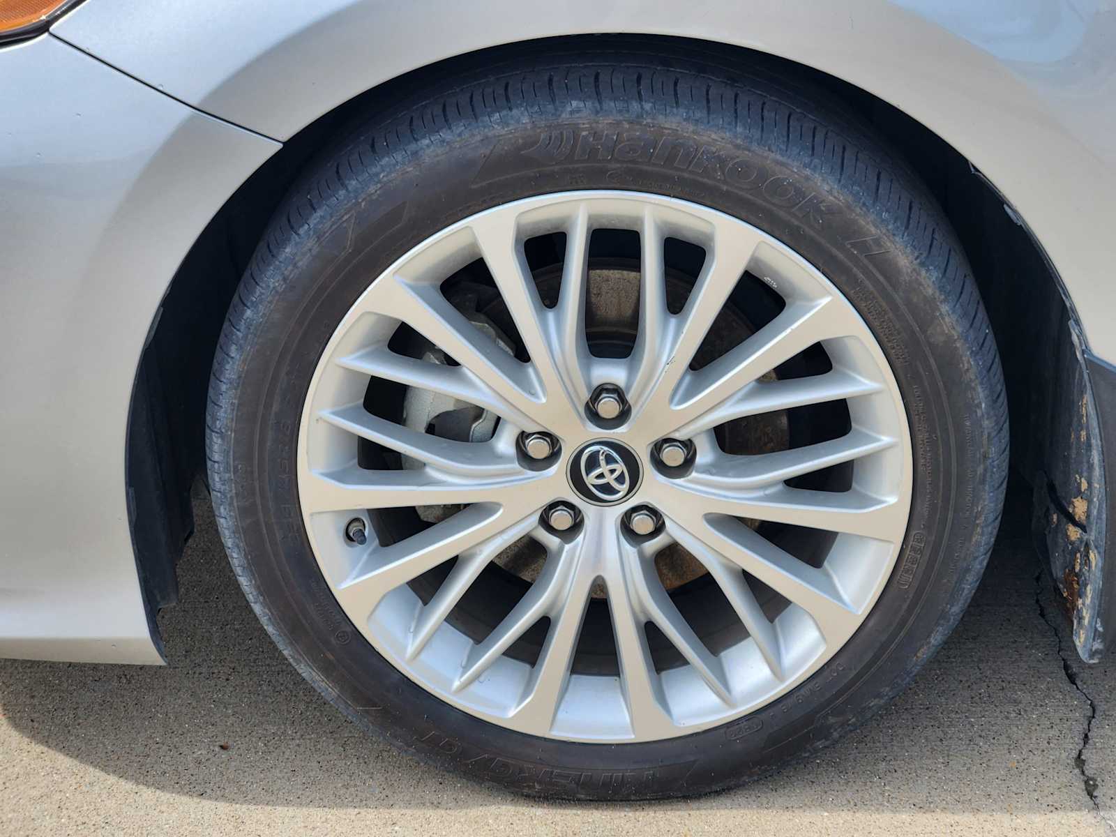 Thumbnail: 2018 Toyota Camry - 10
