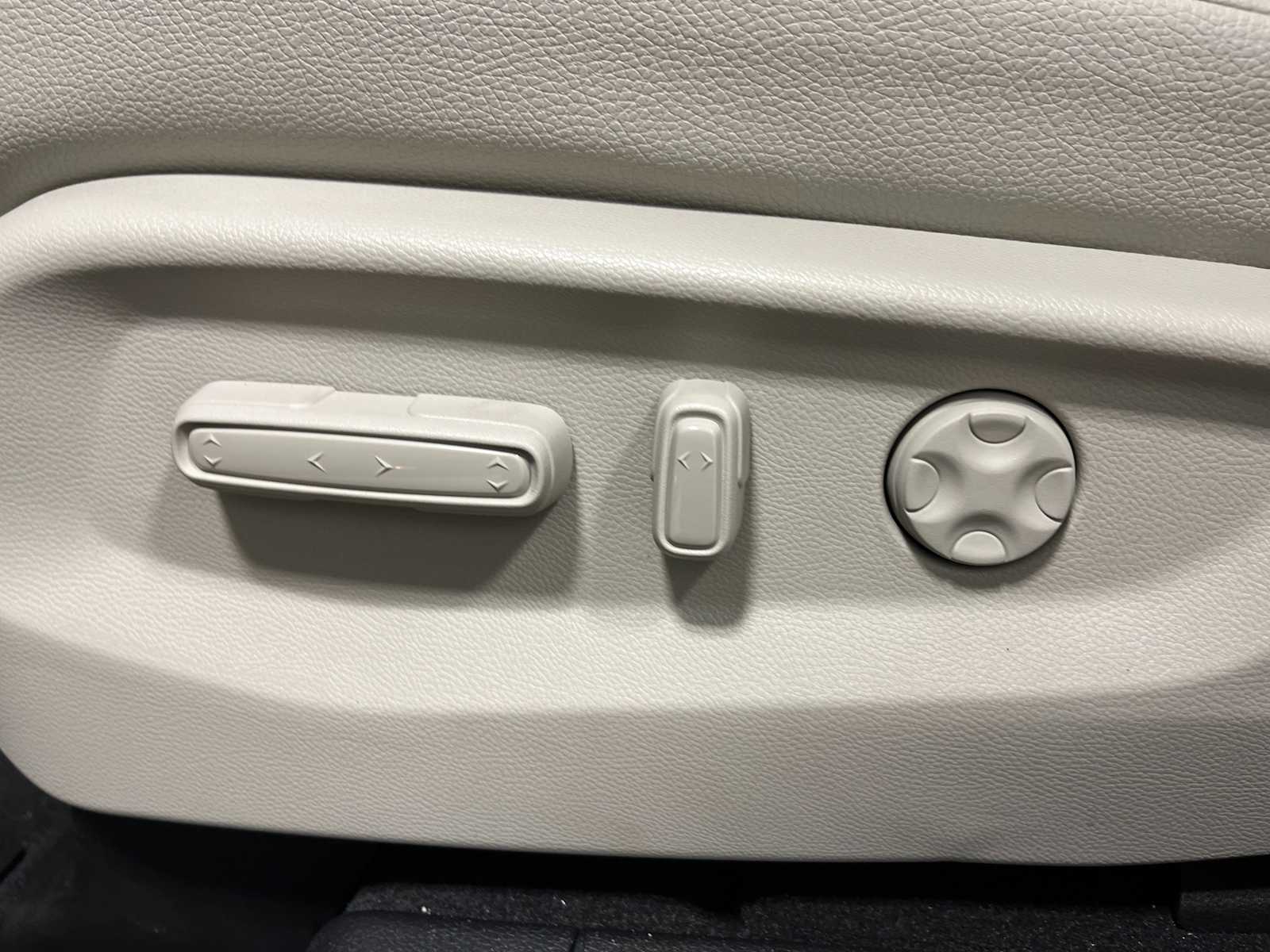 Thumbnail: 2026 Honda Odyssey - 13