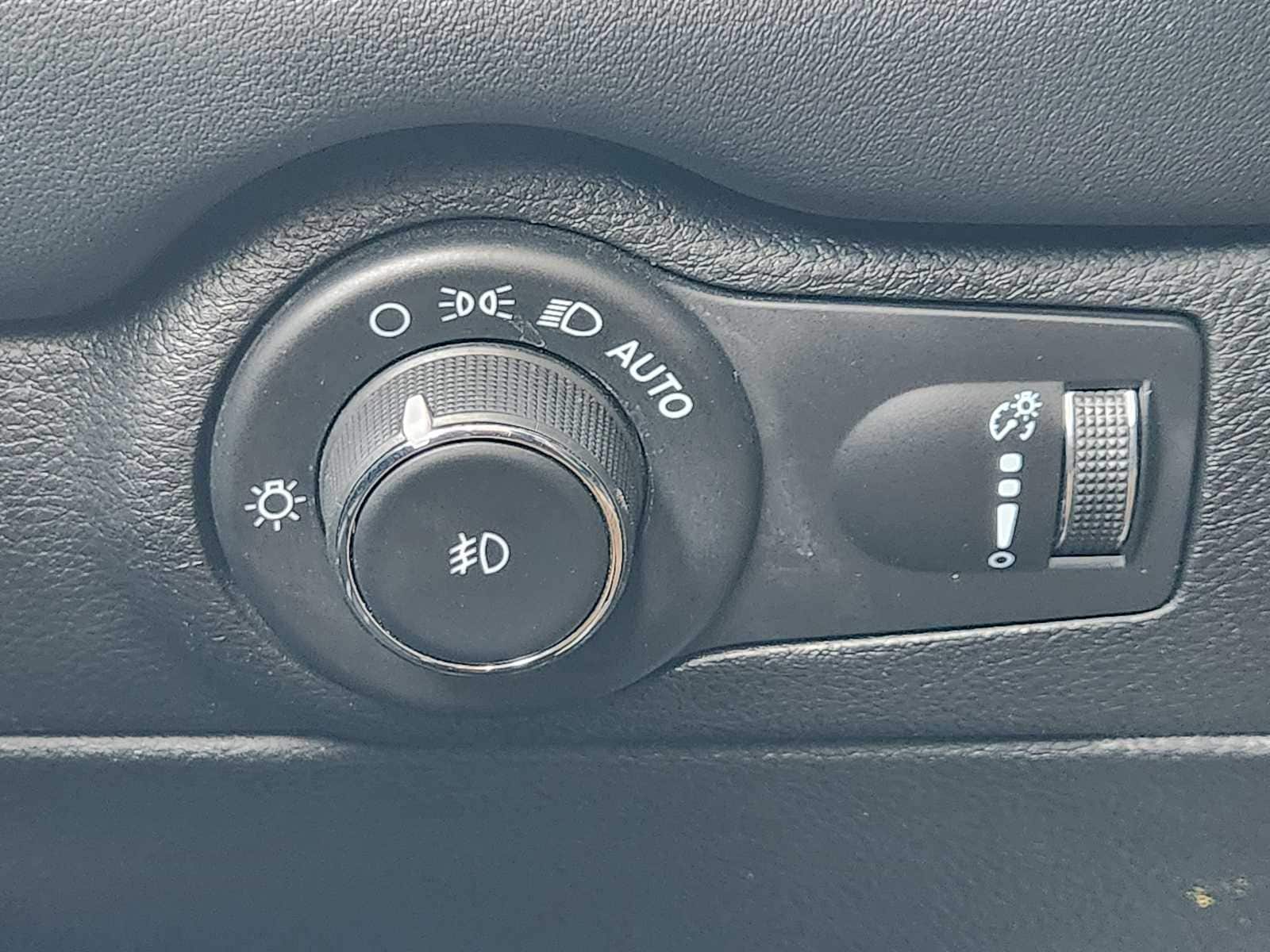 Thumbnail: 2021 Dodge Durango - 28