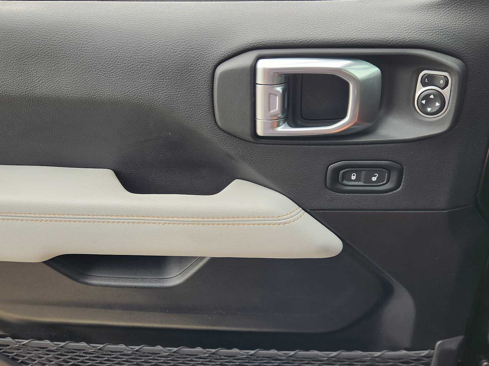 Thumbnail: 2023 Jeep Gladiator - 28