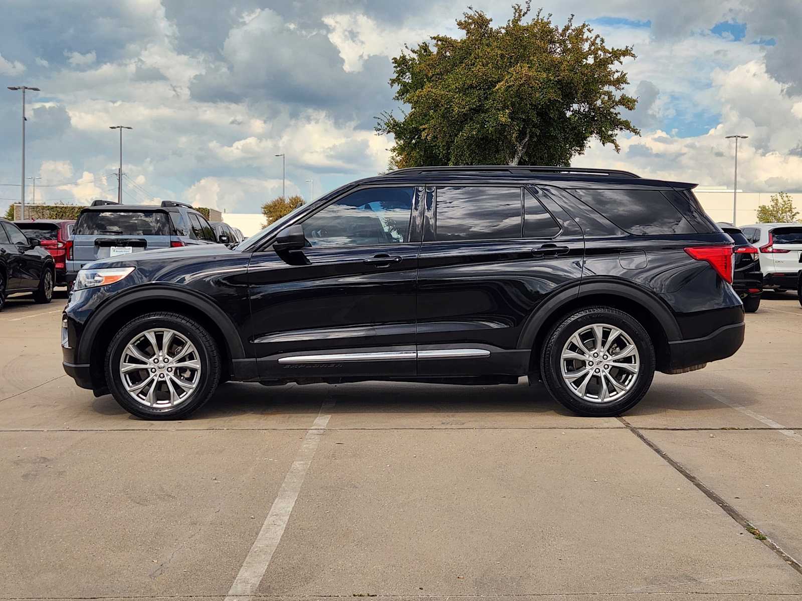 Thumbnail: 2020 Ford Explorer - 3