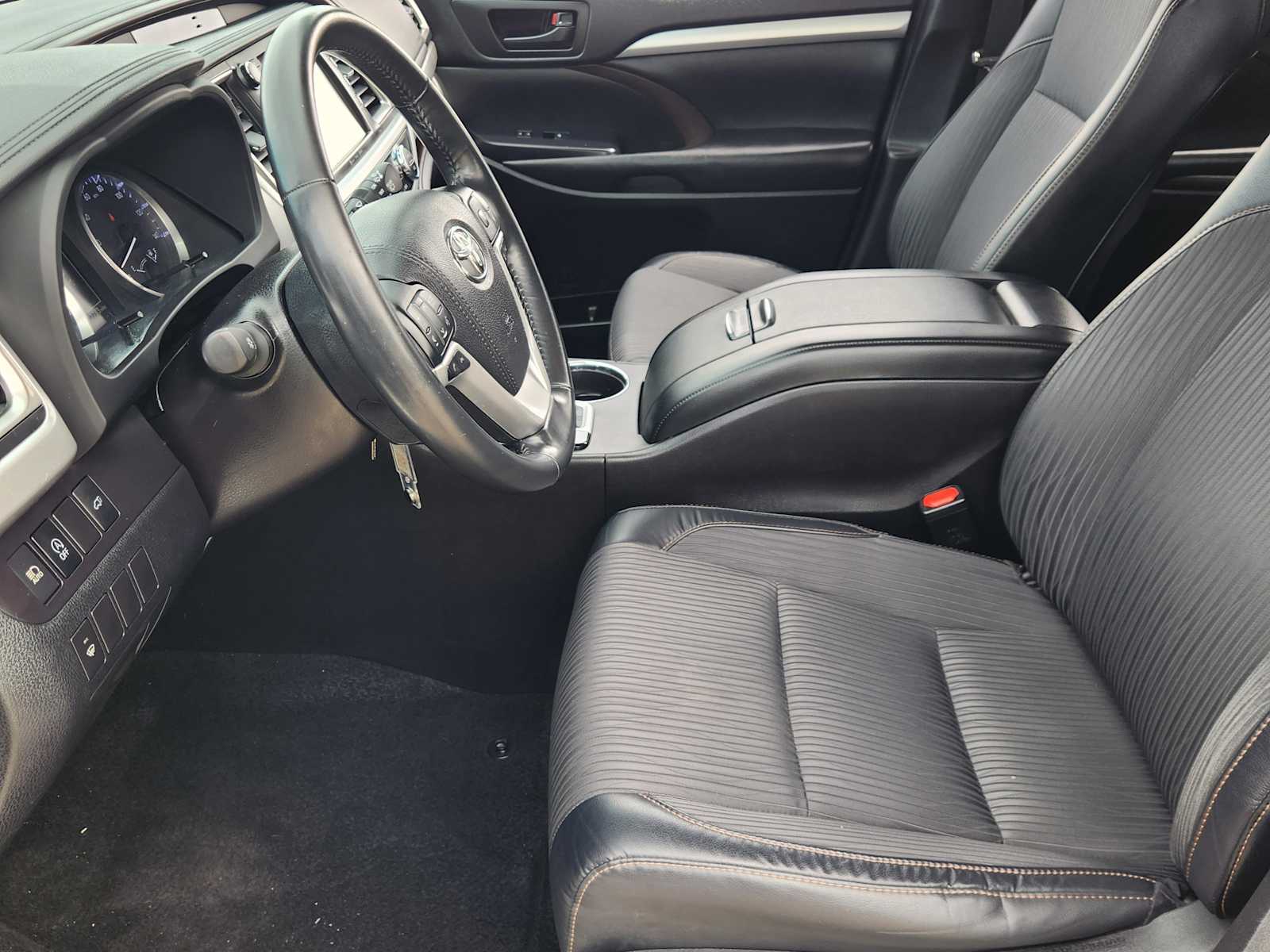 Thumbnail: 2017 Toyota Highlander - 11