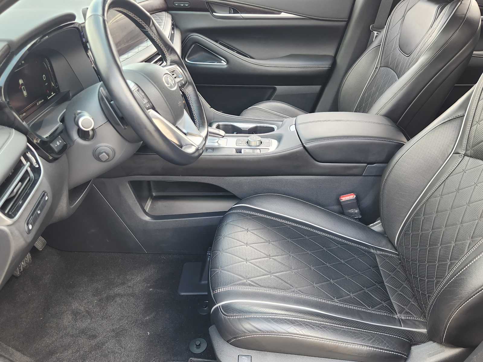 Thumbnail: 2022 INFINITI QX60 - 11