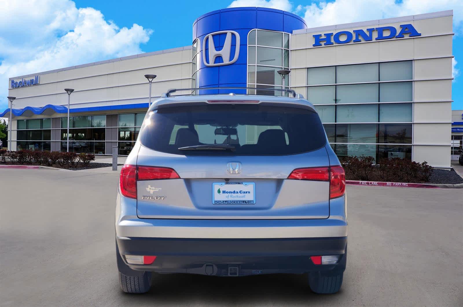 Thumbnail: 2017 Honda Pilot - 5