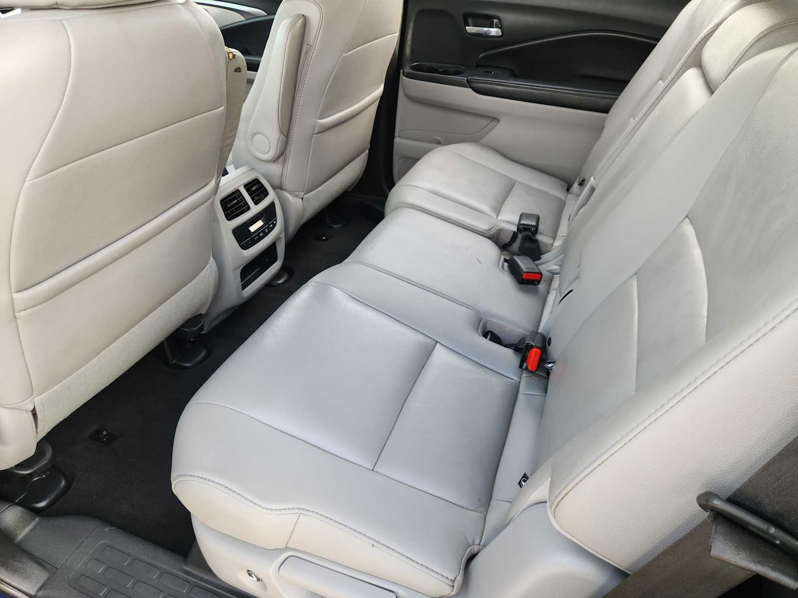 Thumbnail: 2016 Honda Pilot - 12