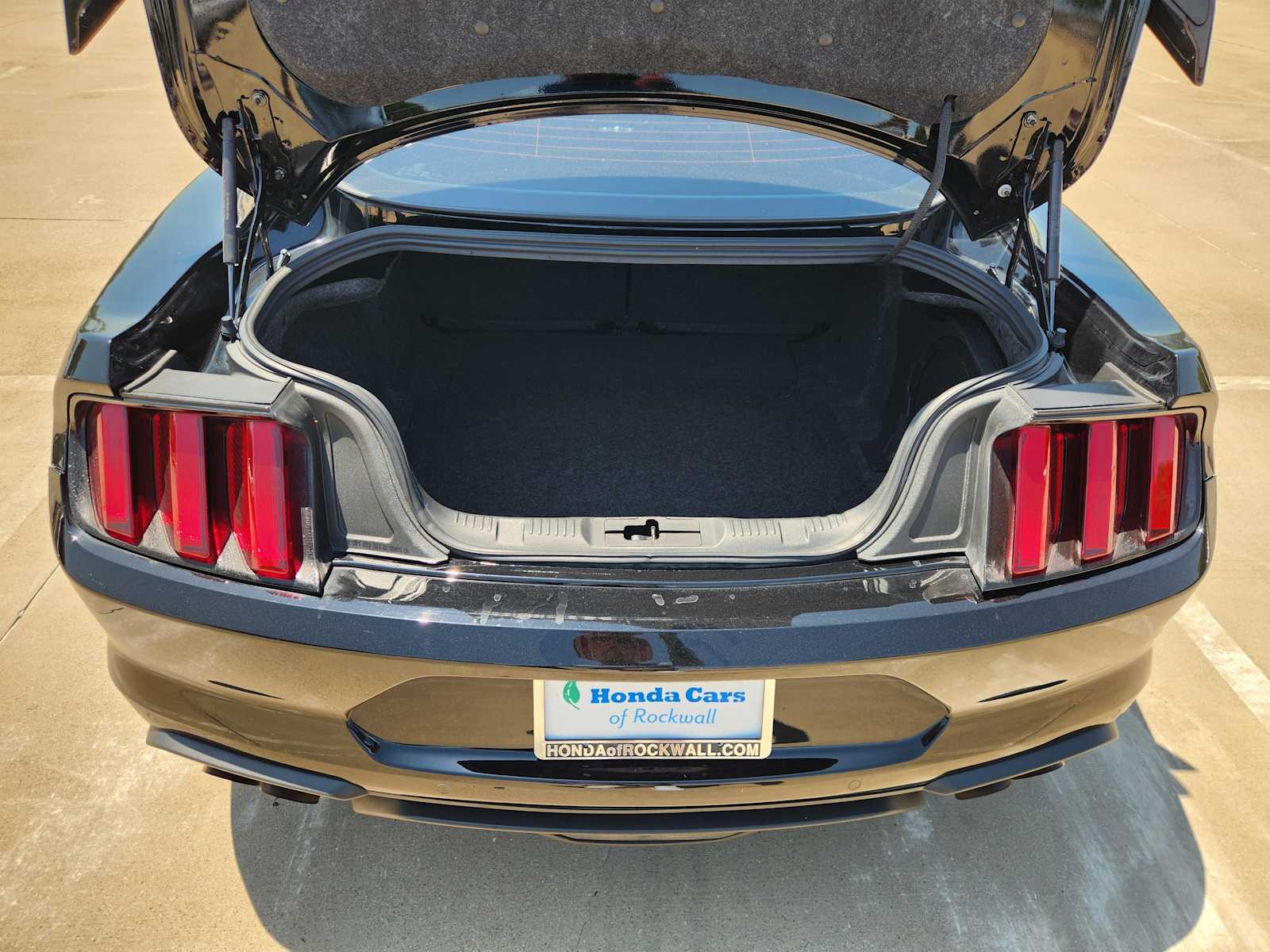 Thumbnail: 2022 Ford Mustang - 18