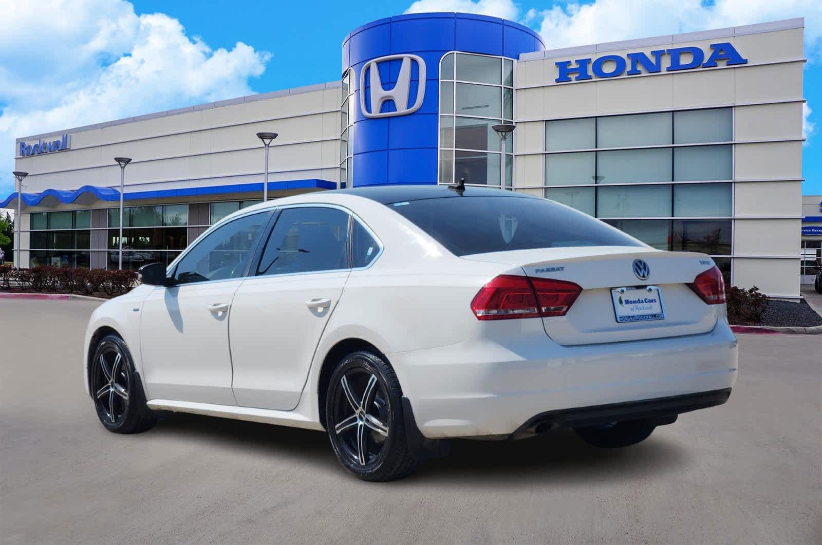Thumbnail: 2015 Volkswagen Passat - 4