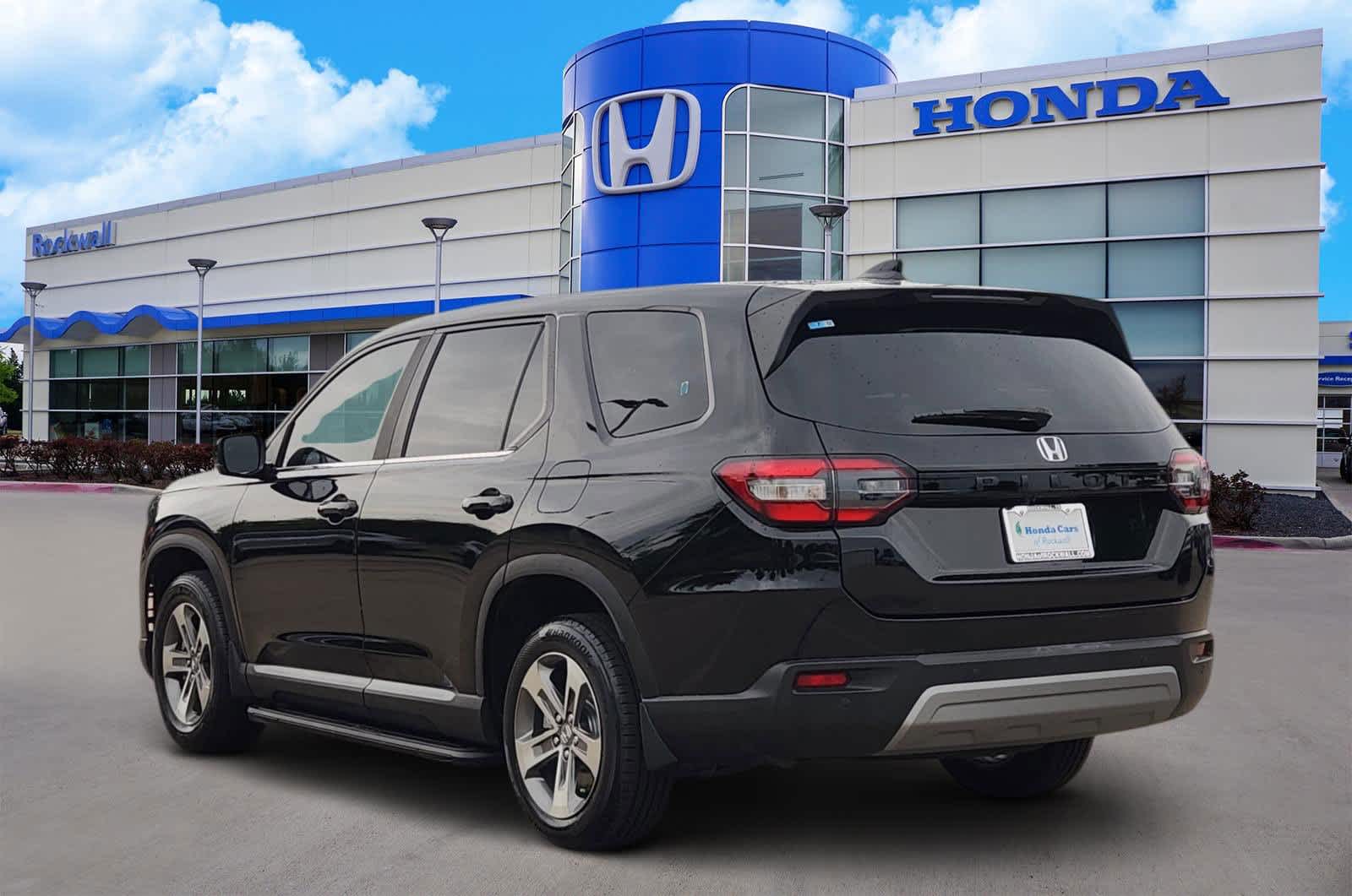 Thumbnail: 2023 Honda Pilot - 4