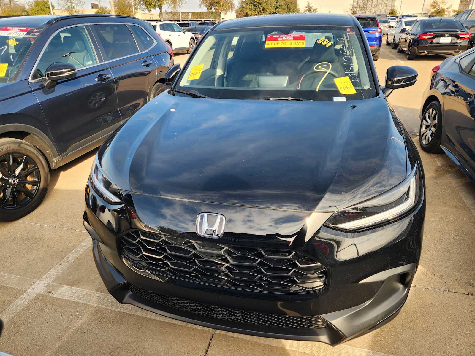 Thumbnail: 2023 Honda HR-V - 2