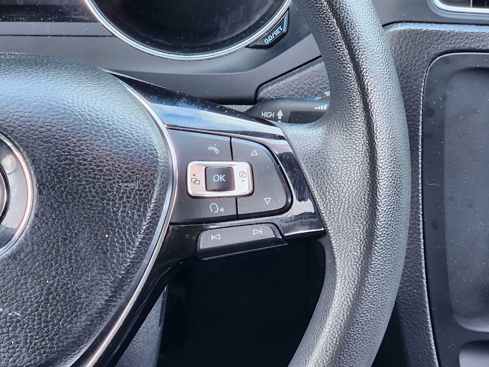 Thumbnail: 2015 Volkswagen Jetta - 32