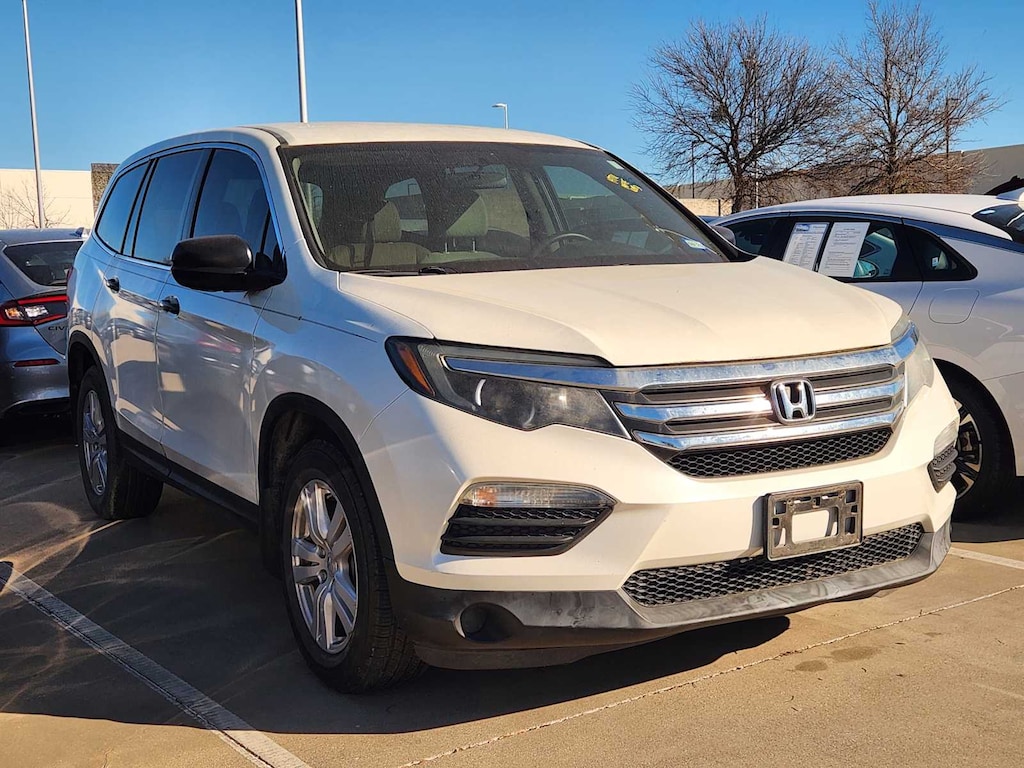 Used 2017 Honda Pilot LX FWD SUV