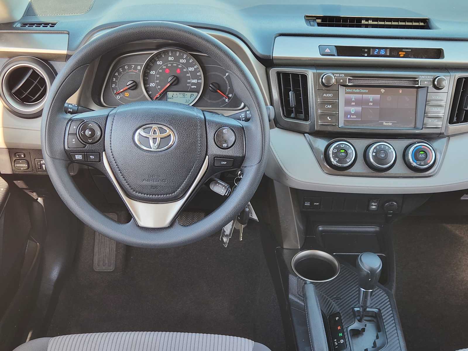 Thumbnail: 2015 Toyota RAV4 - 15