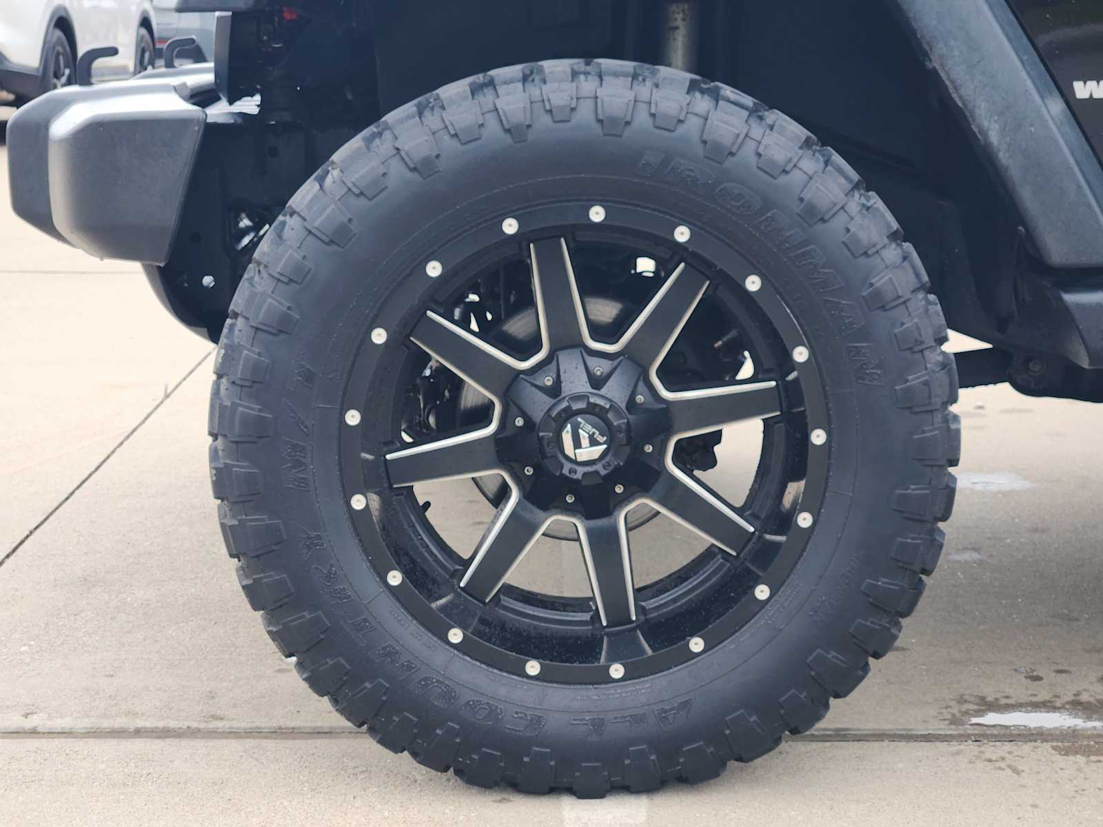 Thumbnail: 2013 Jeep Wrangler - 23