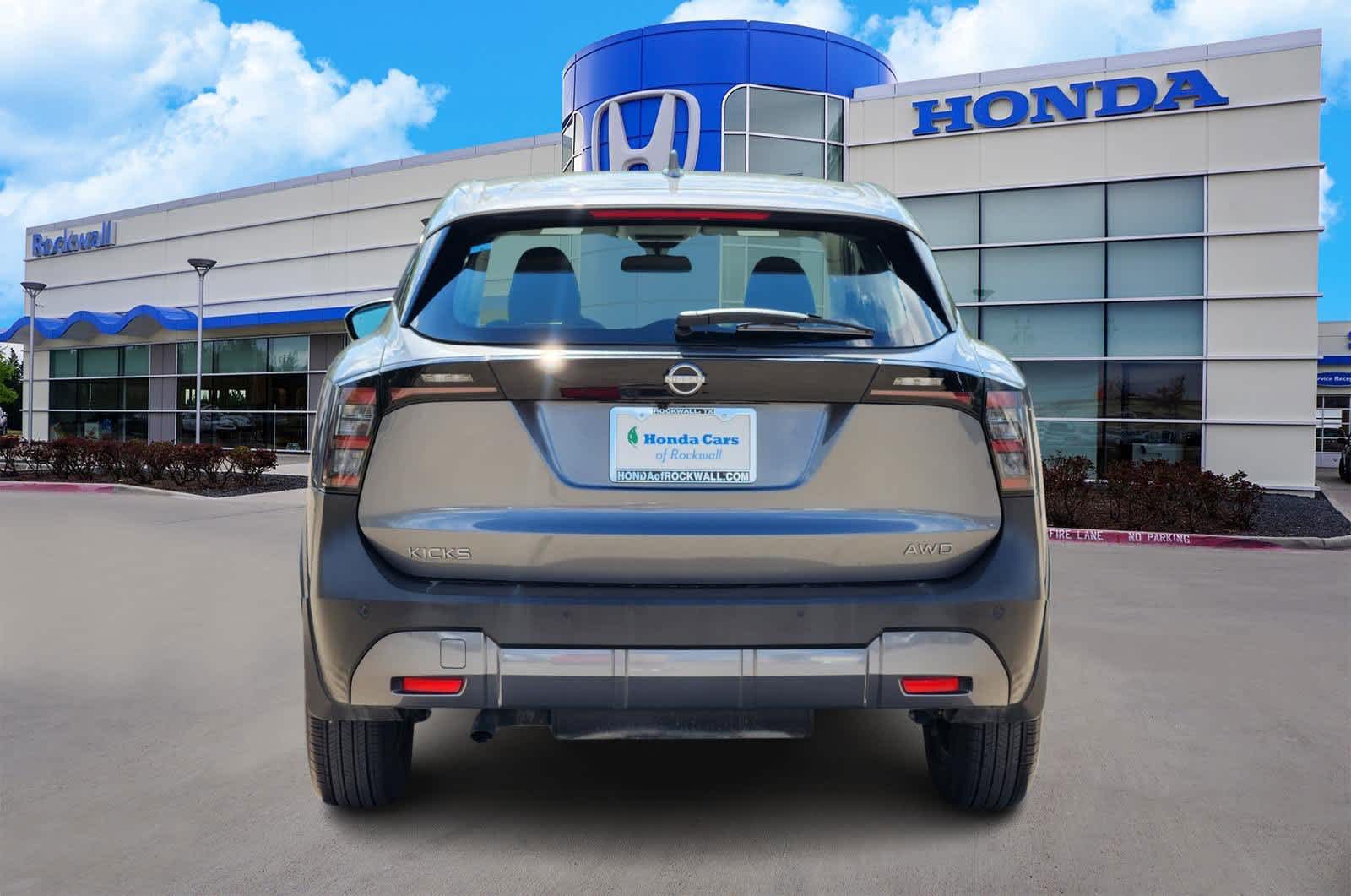 Thumbnail: 2025 Nissan Kicks - 5