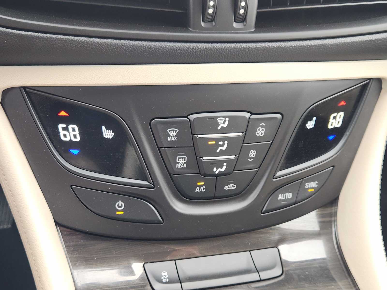 Thumbnail: 2019 Buick Envision - 26