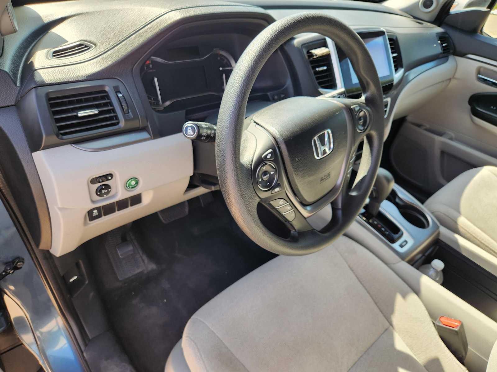 Thumbnail: 2016 Honda Pilot - 8